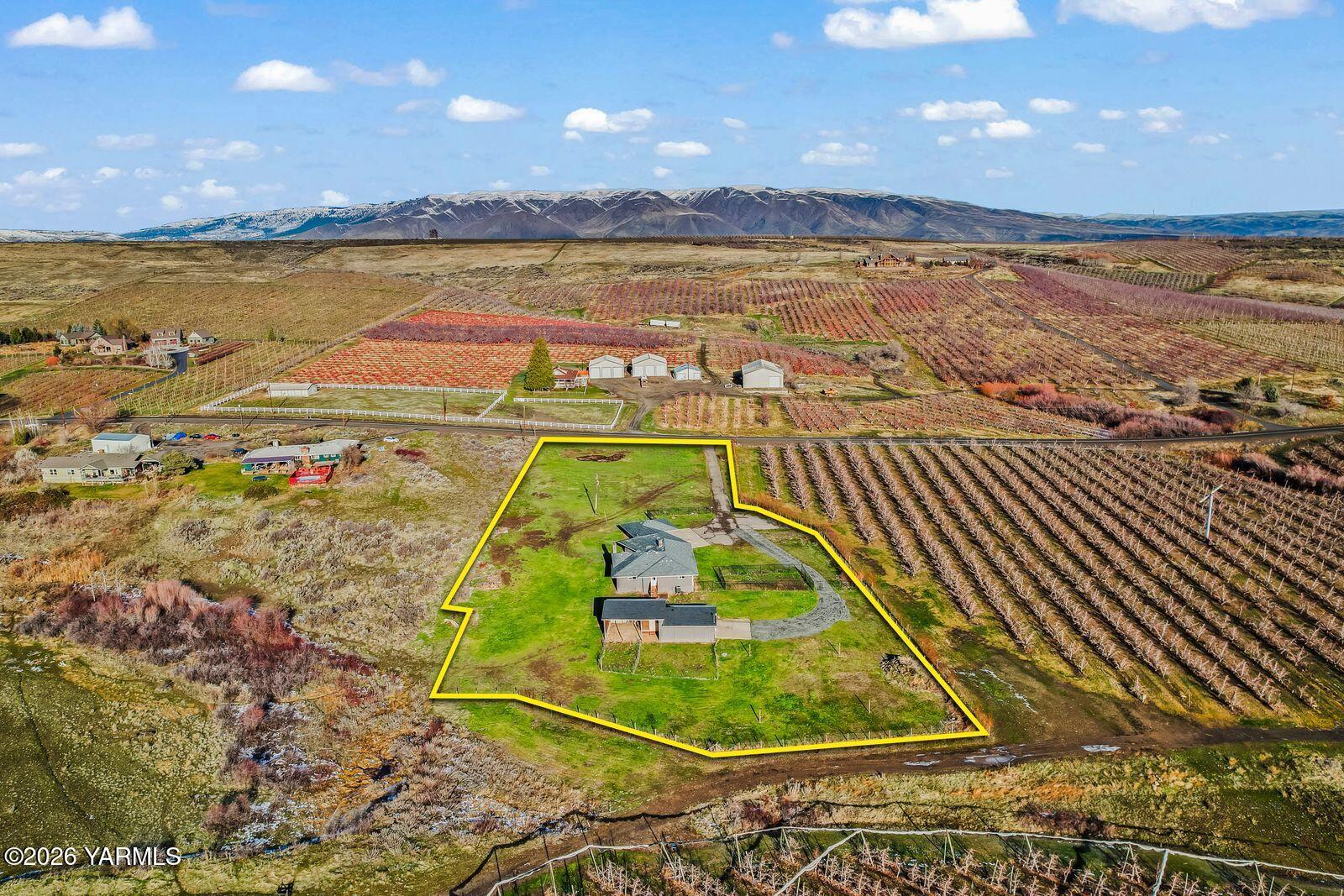 2030 Sunset Way Cowiche, WA 98923 - Photo 55 of 57 a view of a pool