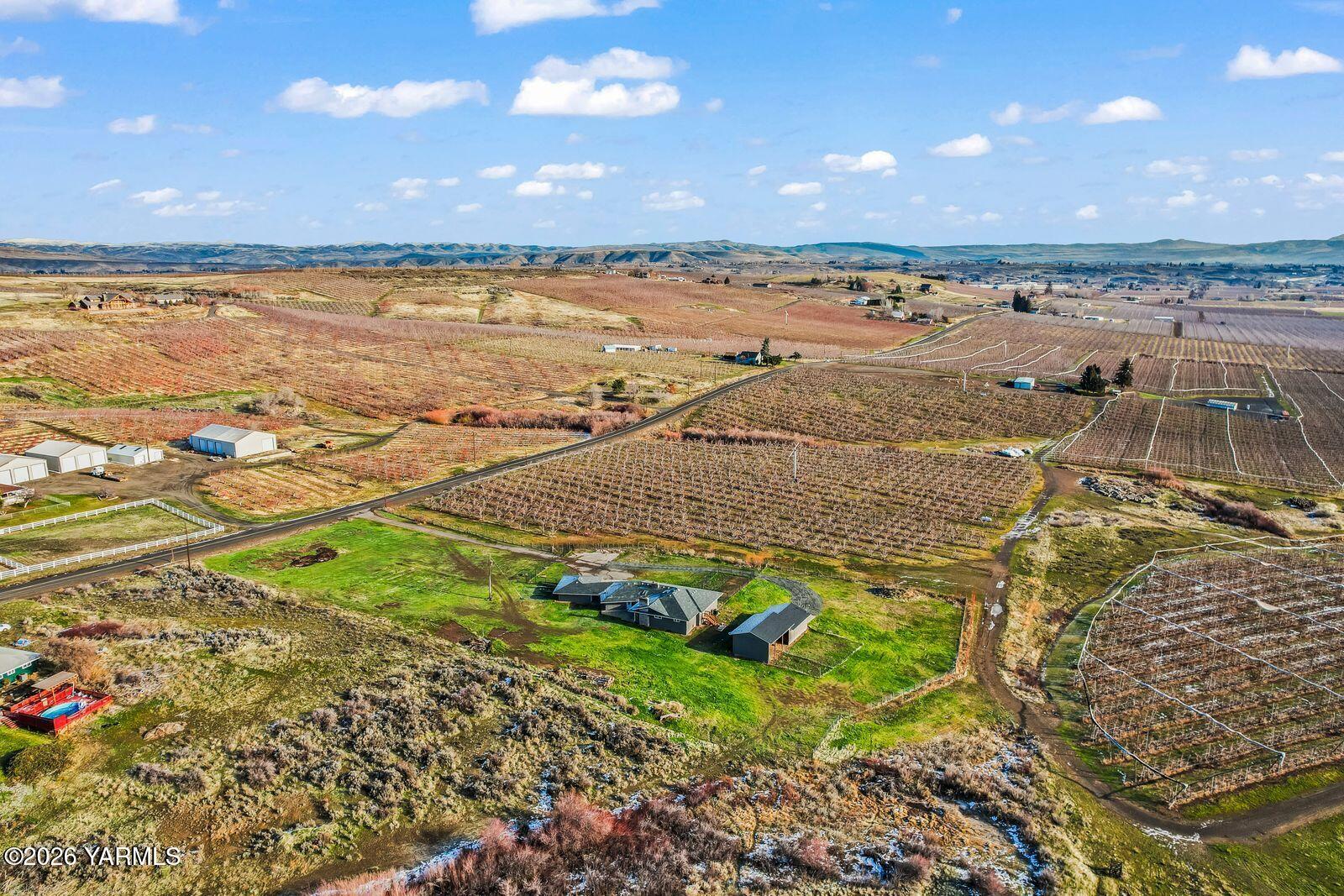 2030 Sunset Way Cowiche, WA 98923 - Photo 56 of 57 a view of an ocean and beach