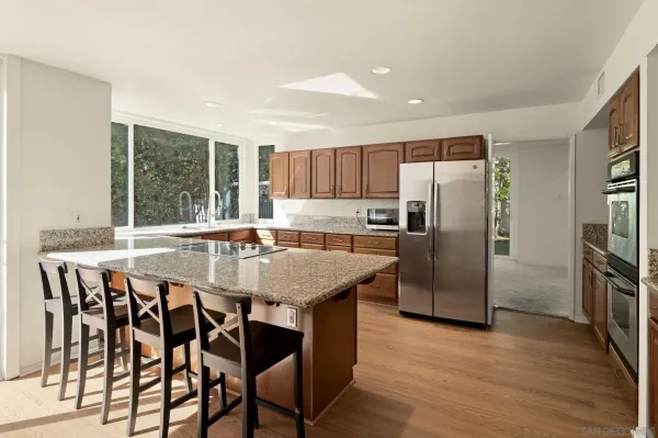 $8,475 | 2847 Via Posada, La Jolla, CA 92037