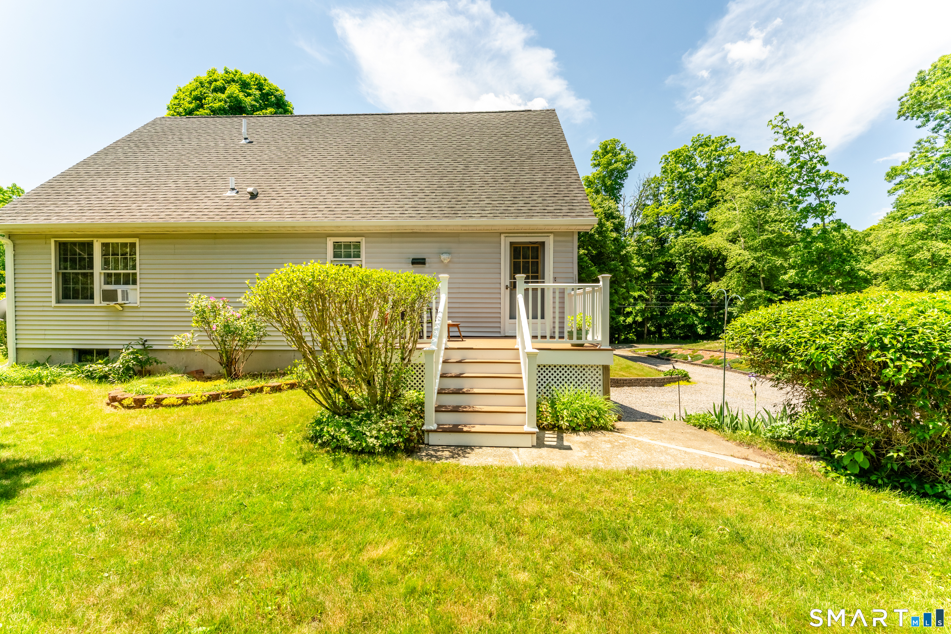 476 Noank Ledyard Road Groton, CT 06355 - Photo 6 of 37