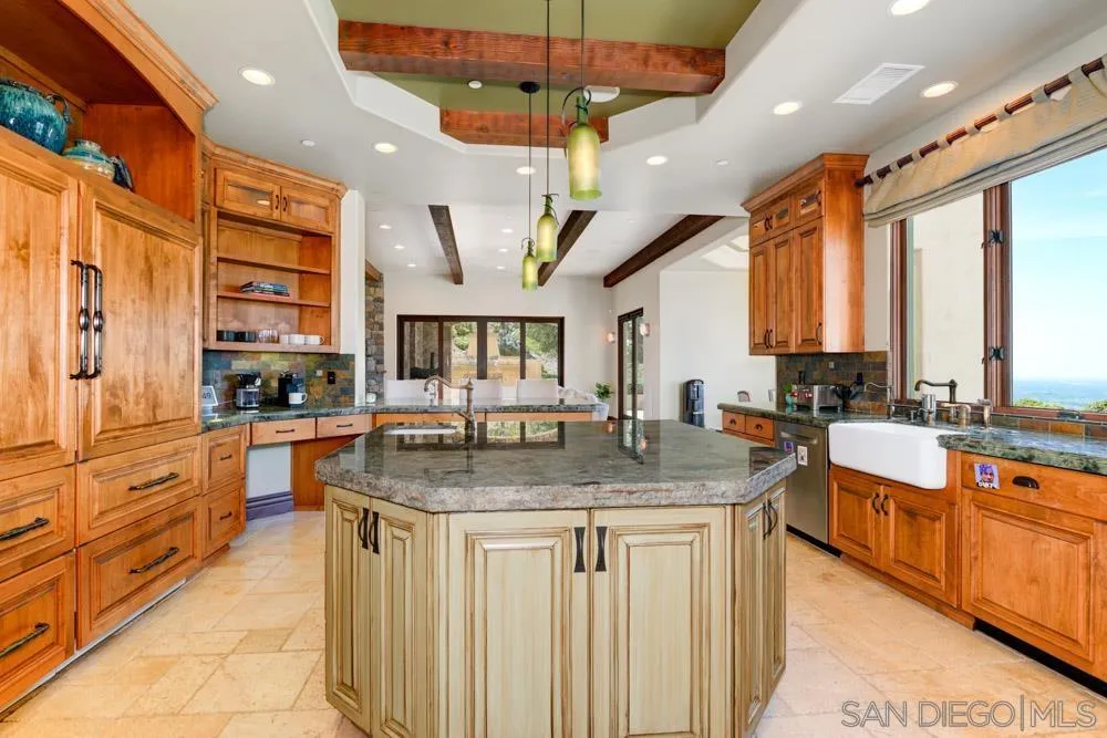 18335 Via Ambiente Rancho Santa Fe, CA 92067 - Photo 11 of 60 Gallery Image 11