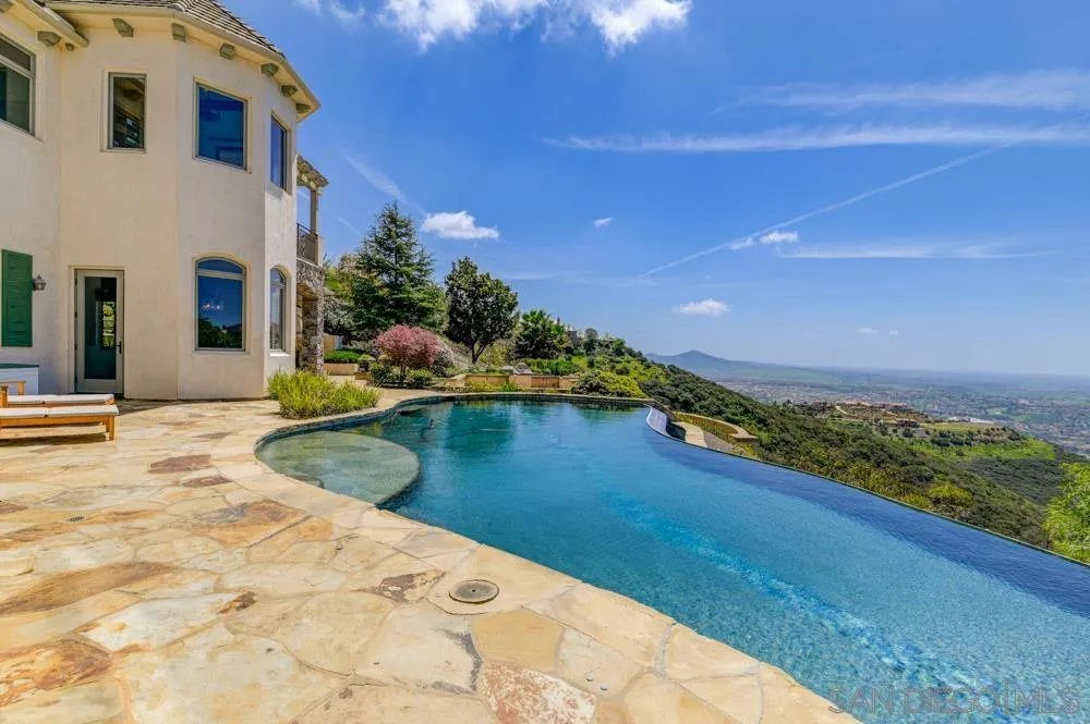 18335 Via Ambiente Rancho Santa Fe, CA 92067 - Photo 16 of 60 Gallery Image 16