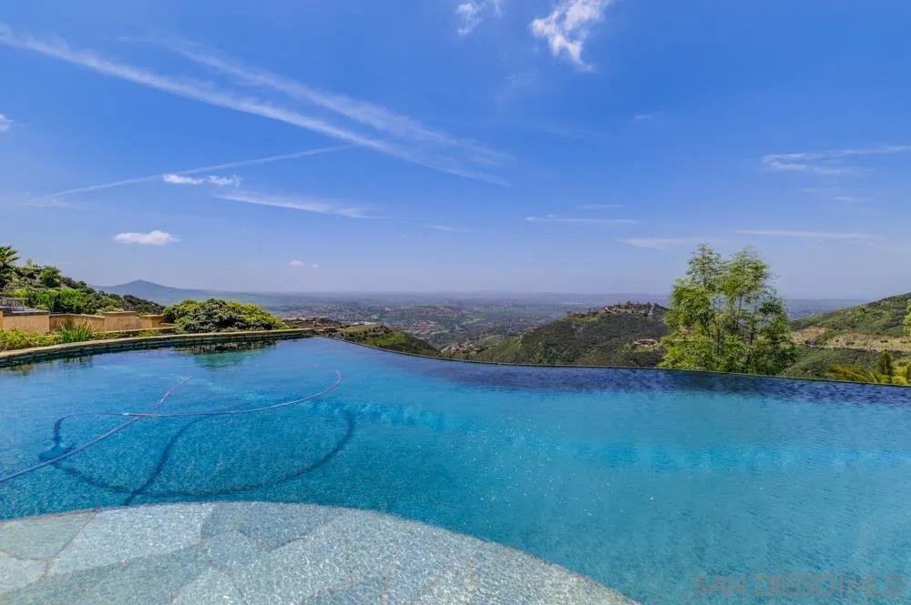 18335 Via Ambiente Rancho Santa Fe, CA 92067 - Photo 17 of 60 Gallery Image 17