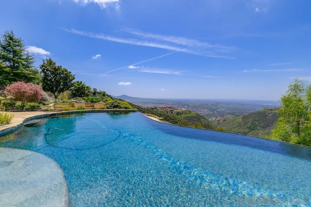 18335 Via Ambiente Rancho Santa Fe, CA 92067 - Photo 18 of 60 Gallery Image 18