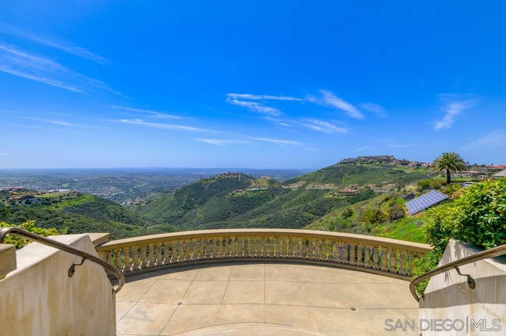 18335 Via Ambiente Rancho Santa Fe, CA 92067 - Photo 21 of 60 Gallery Image 21
