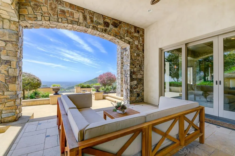18335 Via Ambiente Rancho Santa Fe, CA 92067 - Photo 25 of 60 Gallery Image 25