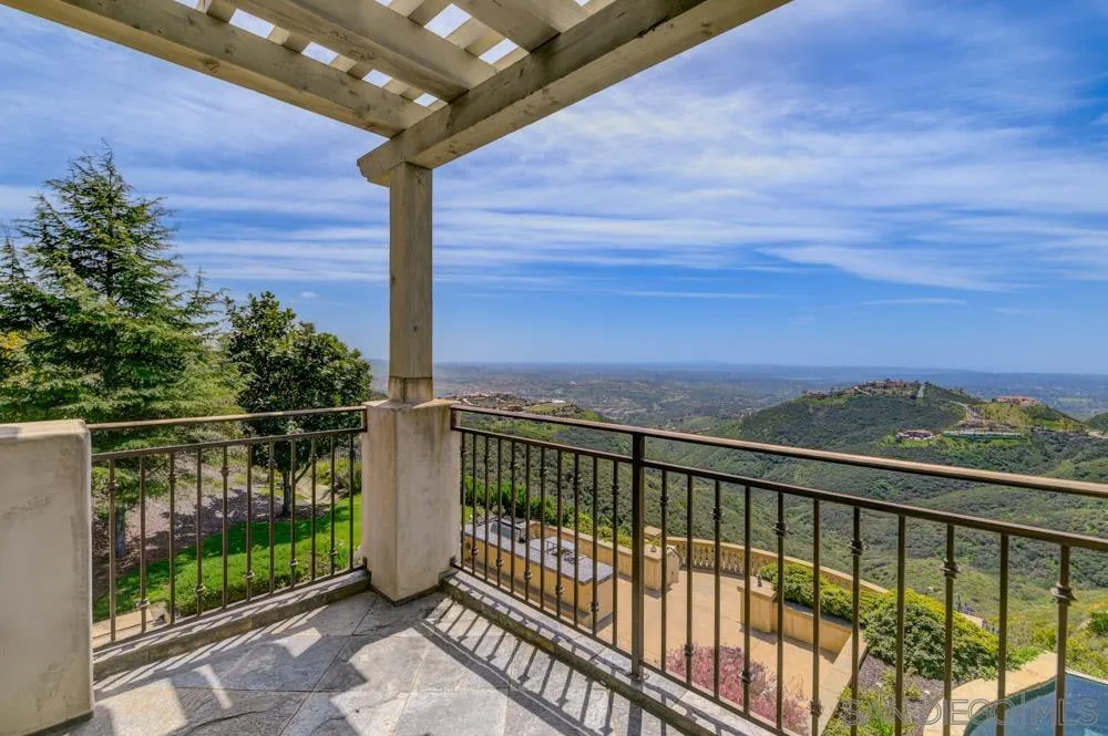 18335 Via Ambiente Rancho Santa Fe, CA 92067 - Photo 30 of 60 Gallery Image 30