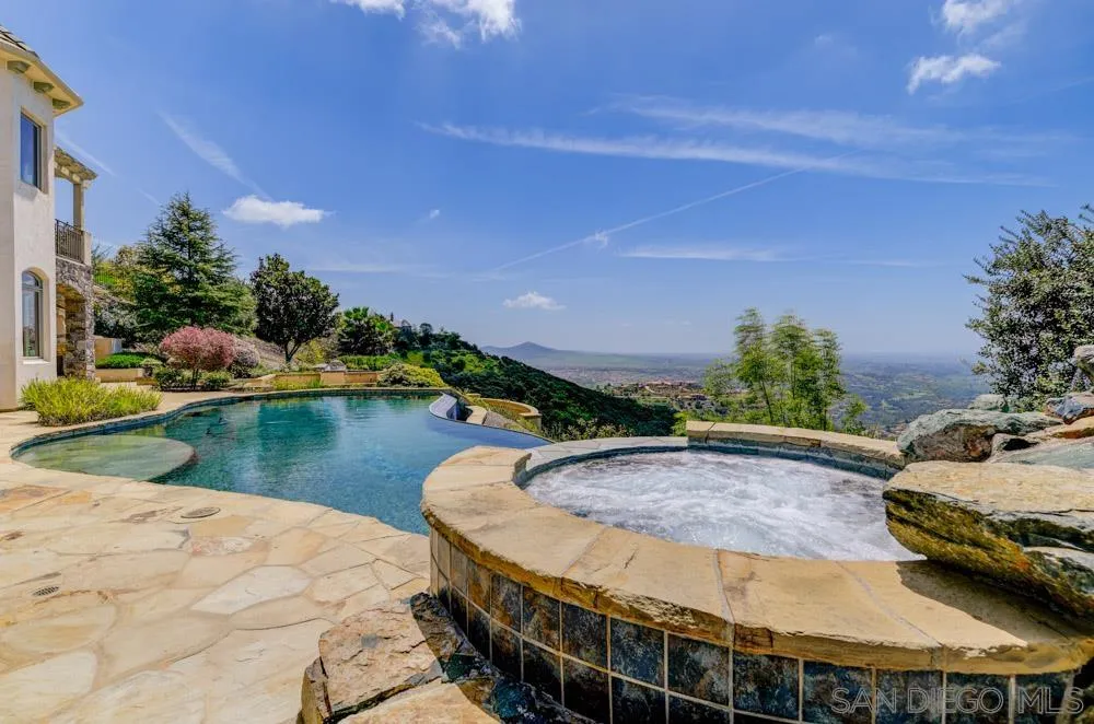 18335 Via Ambiente Rancho Santa Fe, CA 92067 - Photo 3 of 60 Gallery Image 3