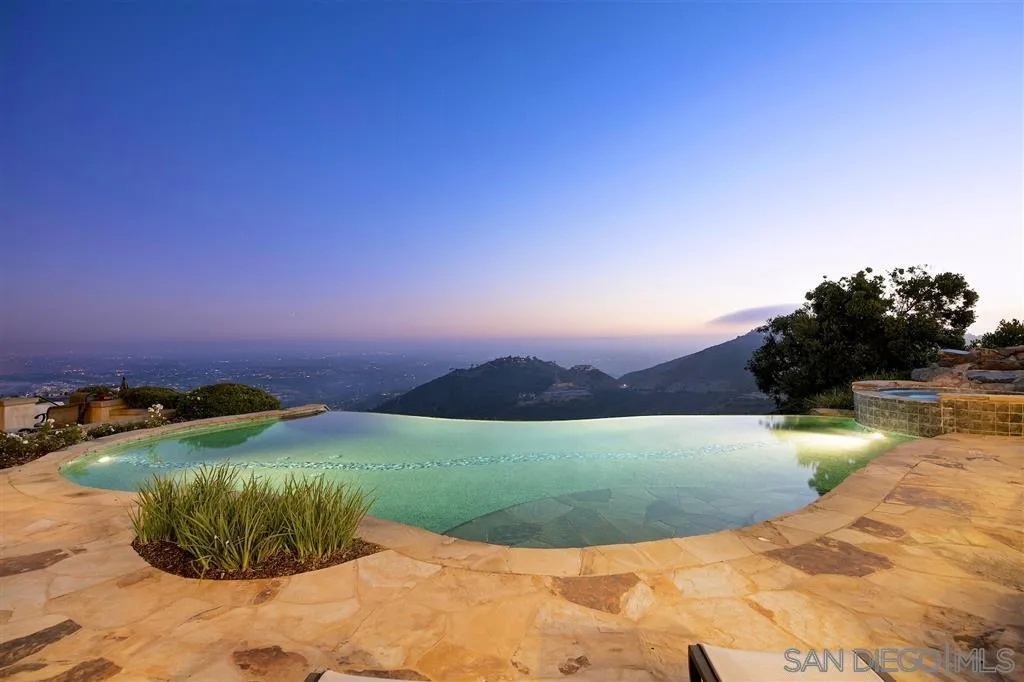 18335 Via Ambiente Rancho Santa Fe, CA 92067 - Photo 4 of 60 Gallery Image 4