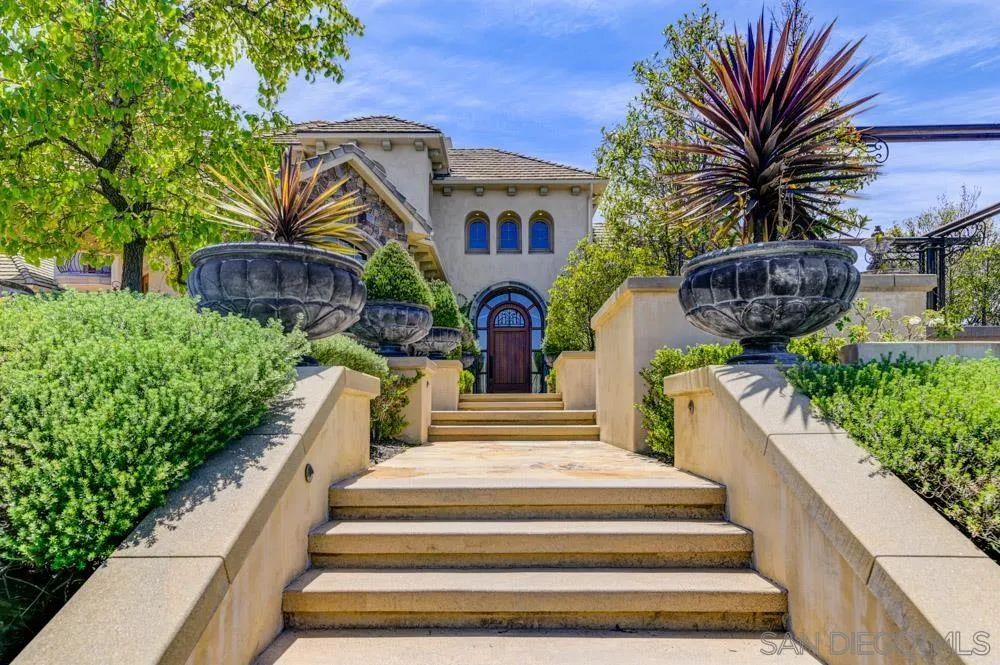 18335 Via Ambiente Rancho Santa Fe, CA 92067 - Photo 5 of 60 Gallery Image 5