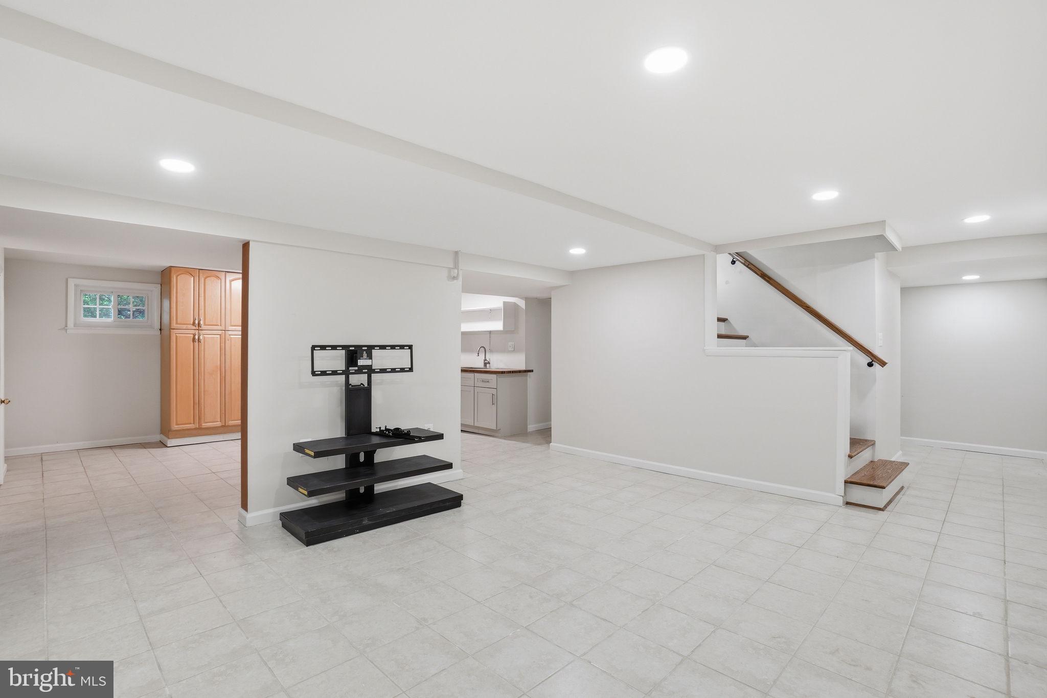 5304 Pillow Lane Springfield, VA 22151 - Photo 22 of 32 a view of a room with gym equipment