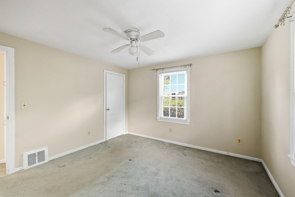 92 Massreco Street Springfield, MA 01109 - Photo 12 of 29
