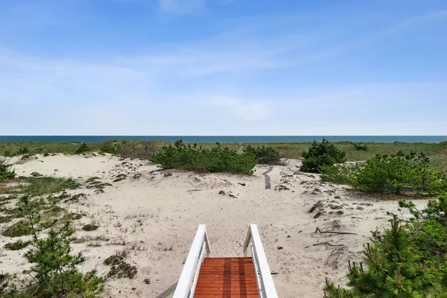 $5,998,000 | 355 Dune Road, Westhampton Beach, NY 11978