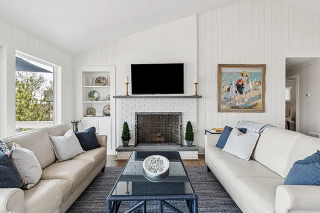 $5,998,000 | 355 Dune Road, Westhampton Beach, NY 11978