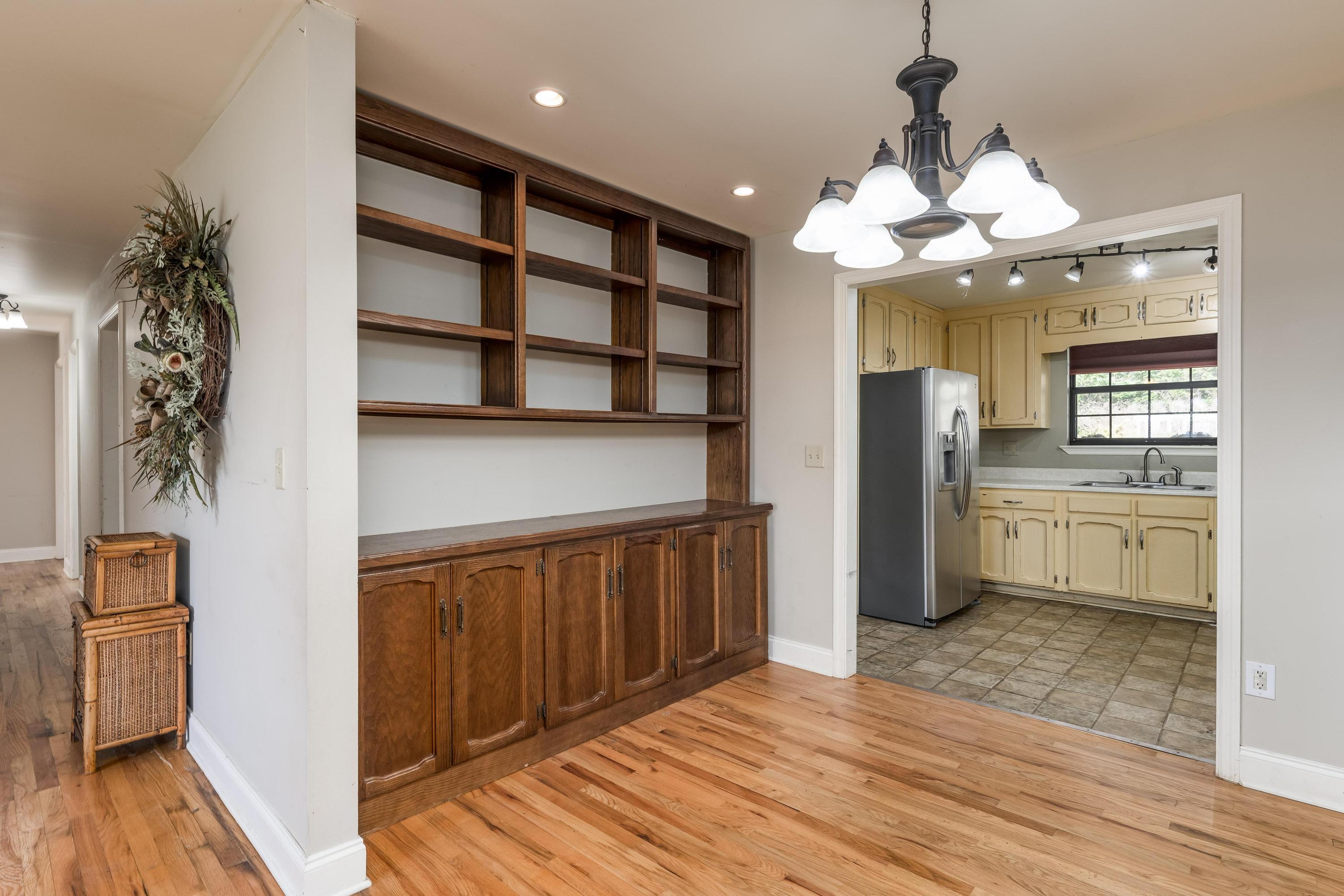 5715 Edgmon Road Ooltewah, TN 37363 - Photo 18 of 38 Dining Room
