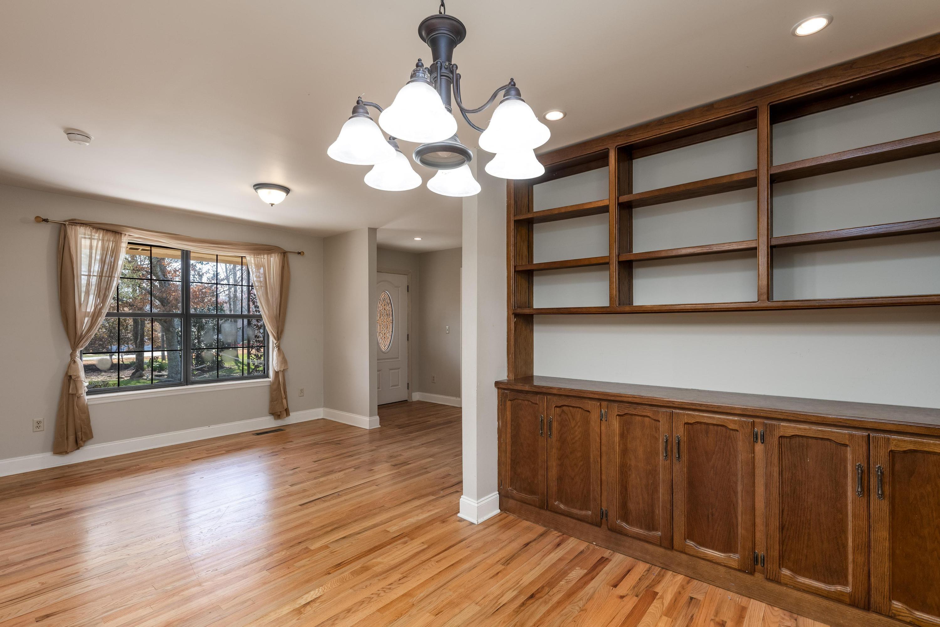 5715 Edgmon Road Ooltewah, TN 37363 - Photo 23 of 38 Dining Room