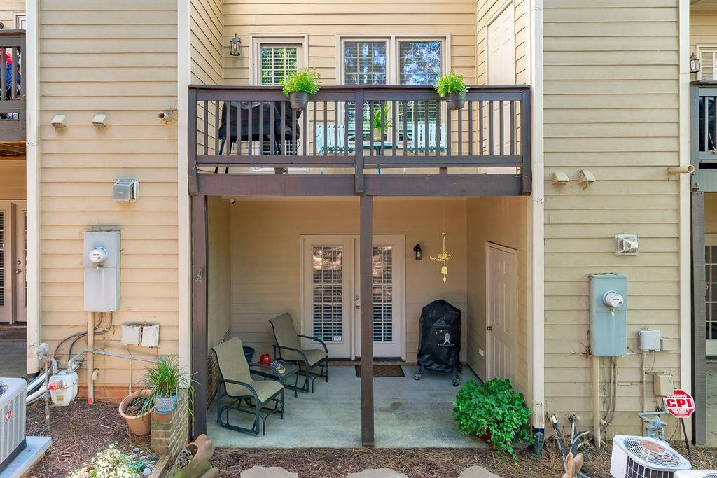 1303 Cameron View Court Raleigh, NC 27608 - Photo 28 of 30 Exterior Back