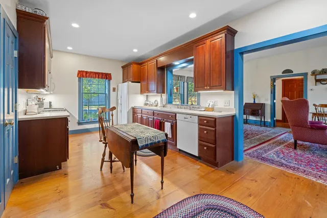 $1,100,000 | 307 Remick Road, Hartford, VT 05001