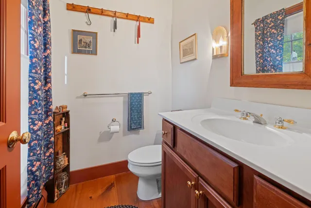 $1,100,000 | 307 Remick Road, Hartford, VT 05001