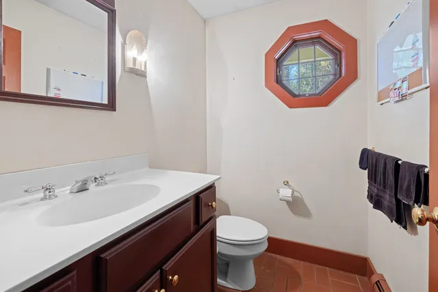 $1,100,000 | 307 Remick Road, Hartford, VT 05001