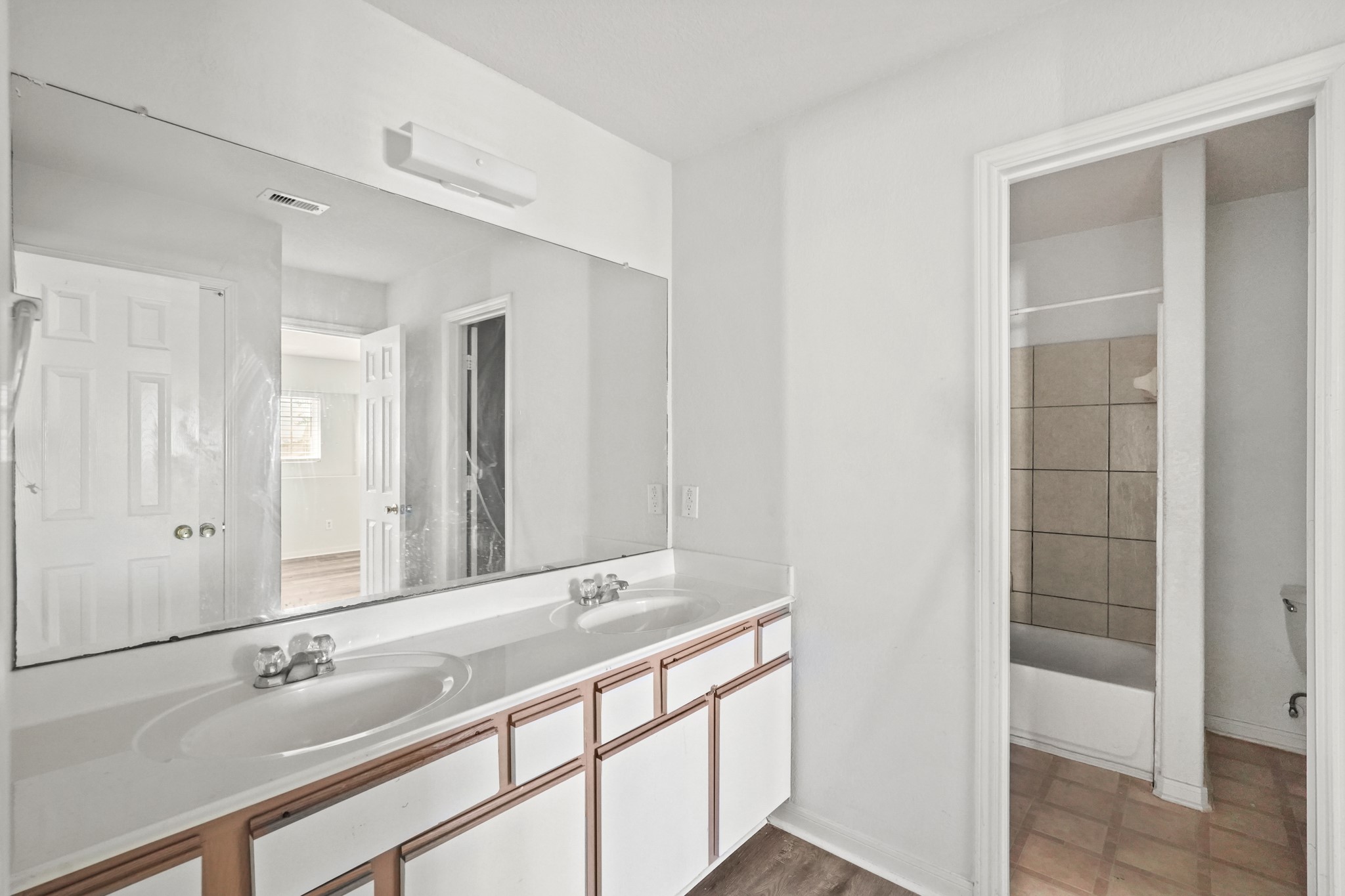 16115 Sheldon Ridge Way Houston, TX 77044 - Photo 16 of 21 Gallery Image 16