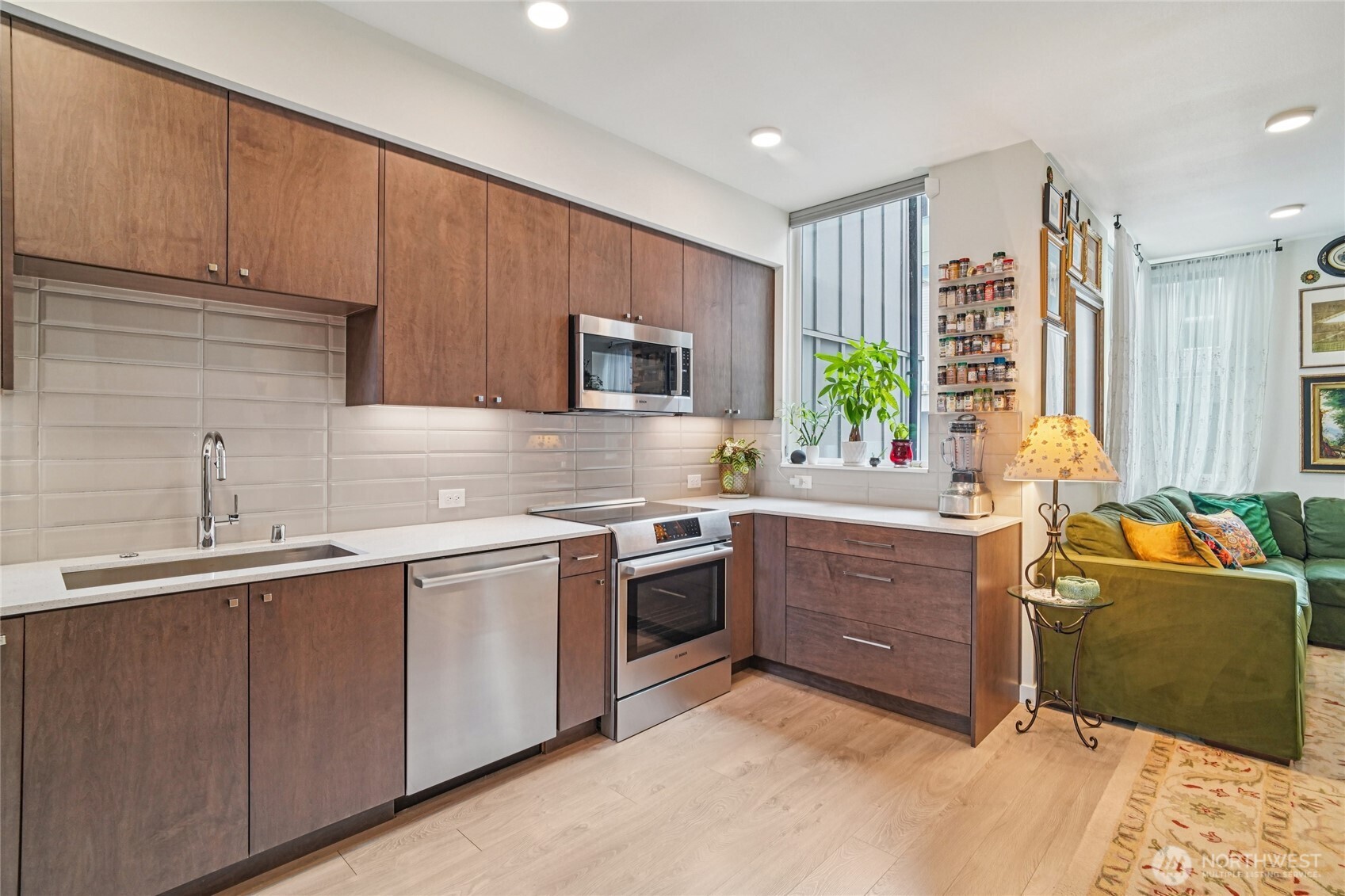 3070 Southwest Avalon Way, Unit E Seattle, WA 98126 - Photo 17 of 35