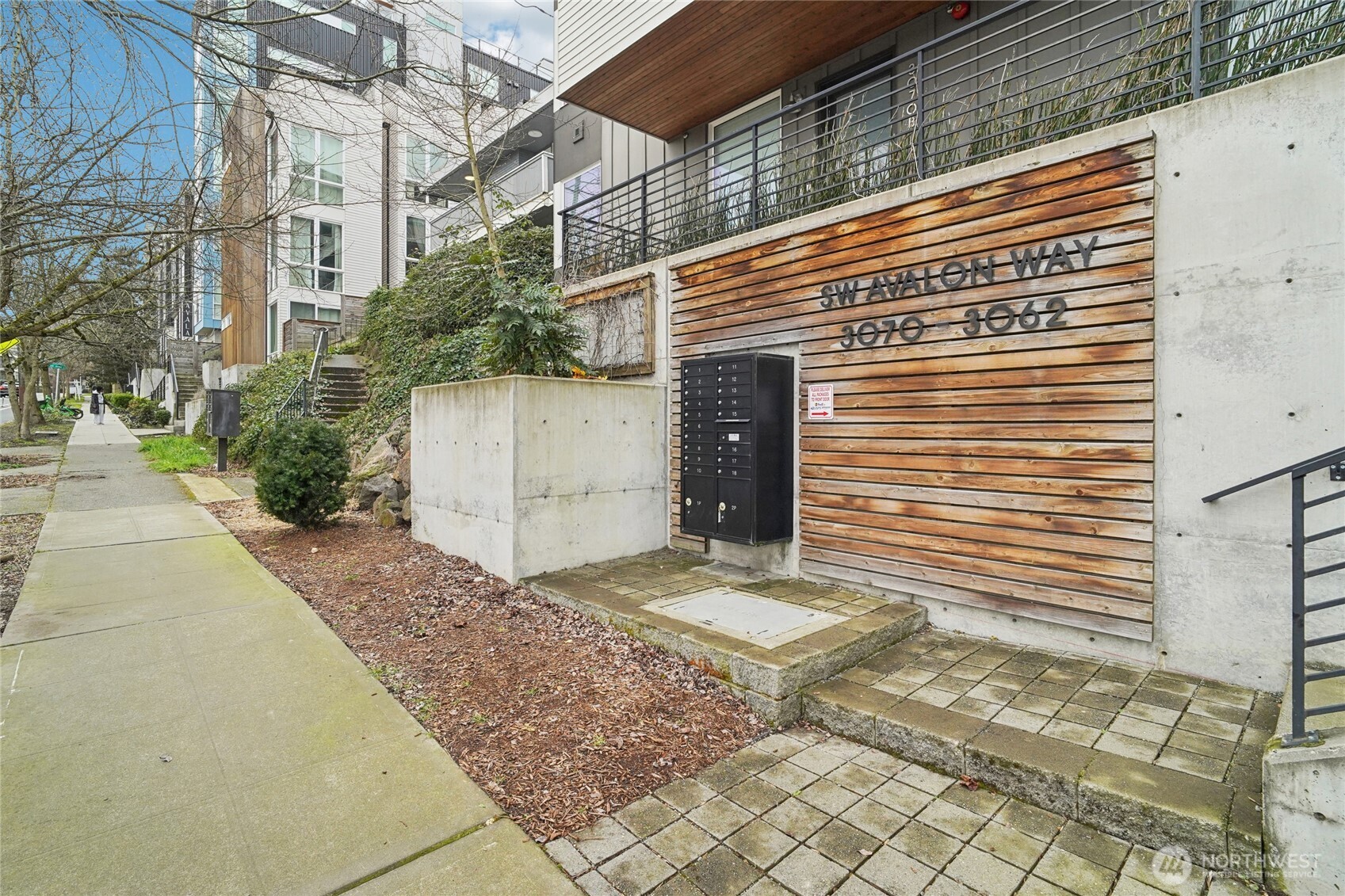 3070 Southwest Avalon Way, Unit E Seattle, WA 98126 - Photo 9 of 35