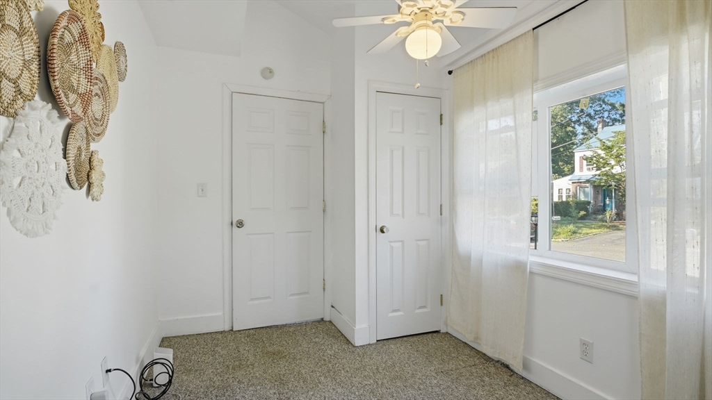 87 Lakevilla Avenue Springfield, MA 01109 - Photo 24 of 39