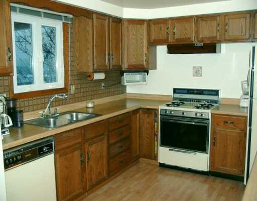 5034 Windriver Drive McKees Rocks, PA 15136 - Photo 2 of 8 Kitchen.