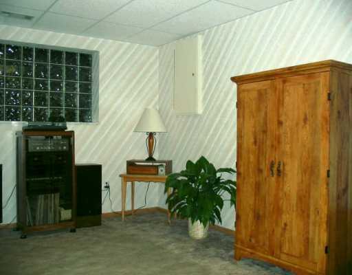5034 Windriver Drive McKees Rocks, PA 15136 - Photo 8 of 8 Den/Family/Great Room.