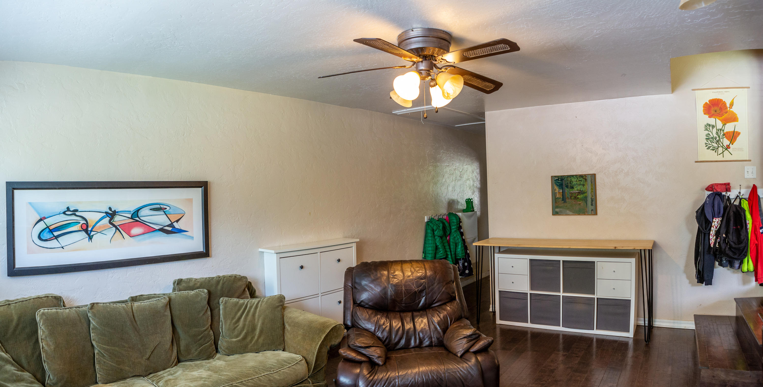 5266 East Bonnyview Road Redding, CA 96001 - Photo 13 of 27 Family Room