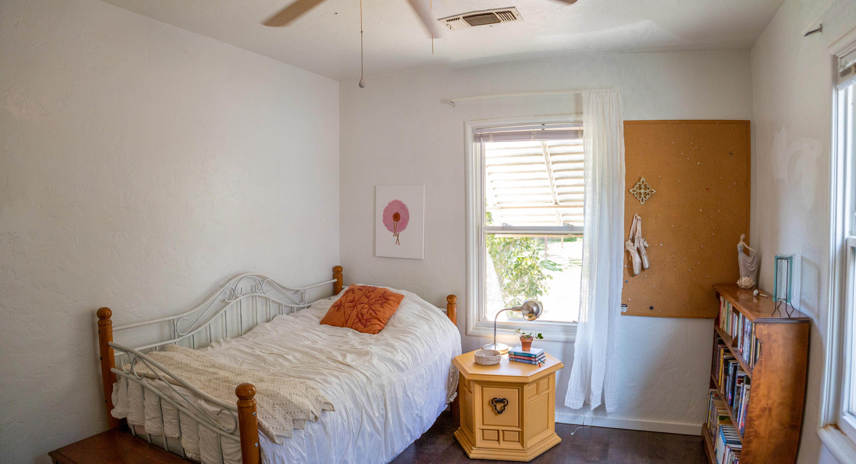 5266 East Bonnyview Road Redding, CA 96001 - Photo 21 of 27 Bedroom #2