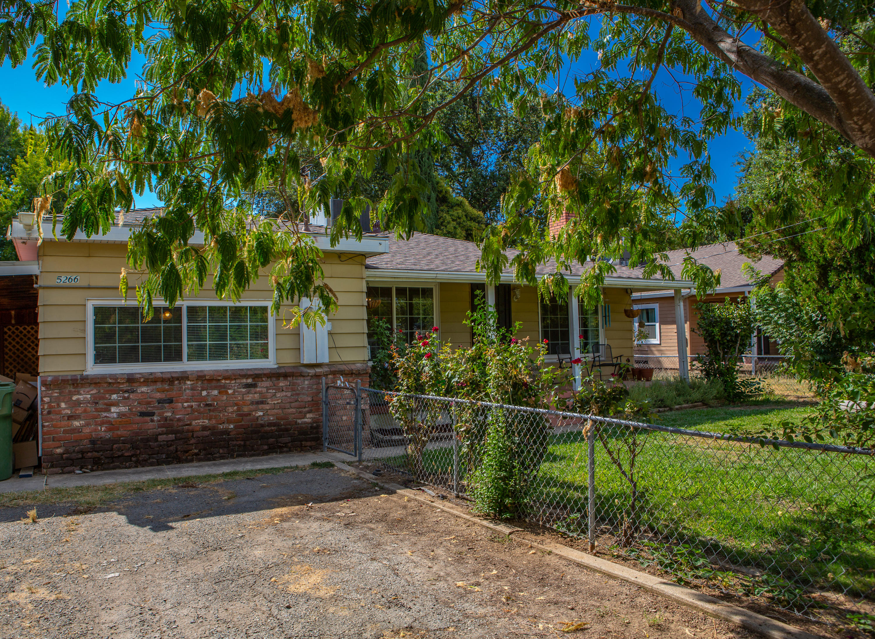 5266 East Bonnyview Road Redding, CA 96001 - Photo 3 of 27 Front