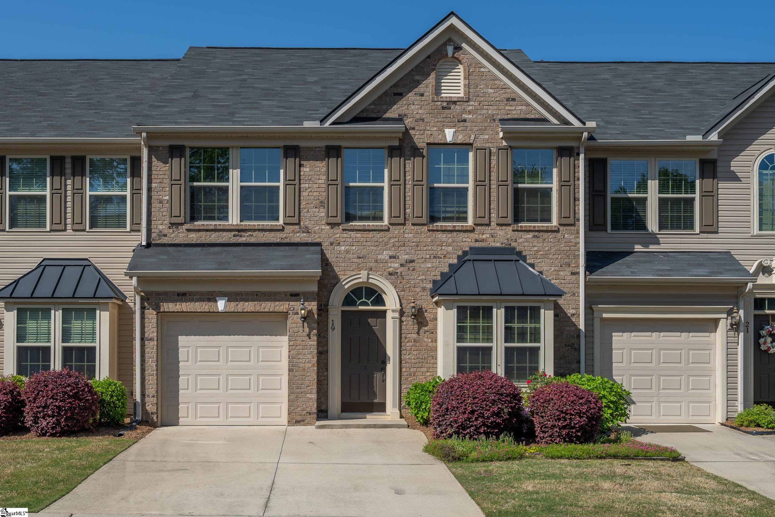 19 Fairchild Way Greenville, SC 29607 - Photo 1 of 33 Gallery Image 1