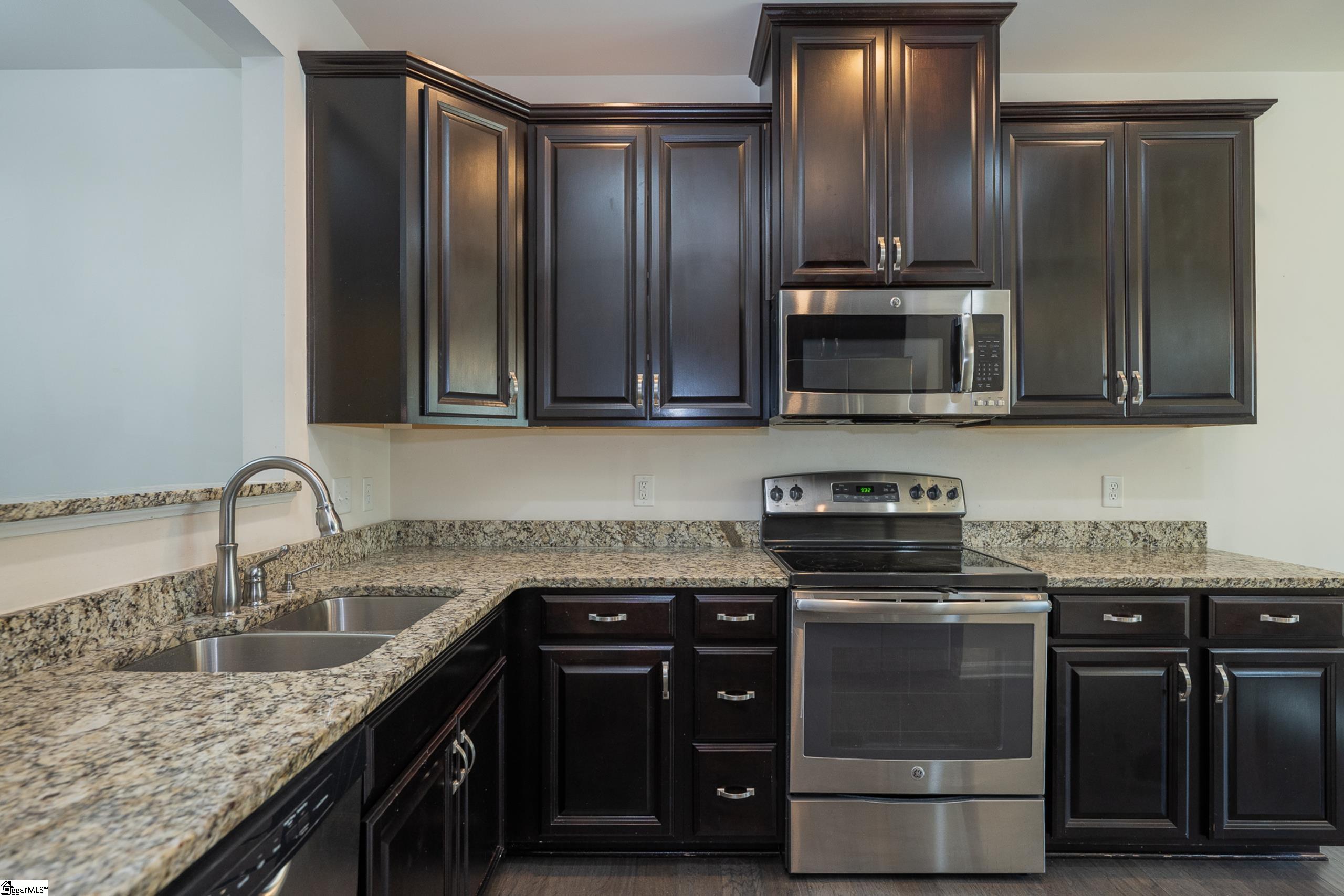 19 Fairchild Way Greenville, SC 29607 - Photo 8 of 33 Gallery Image 8