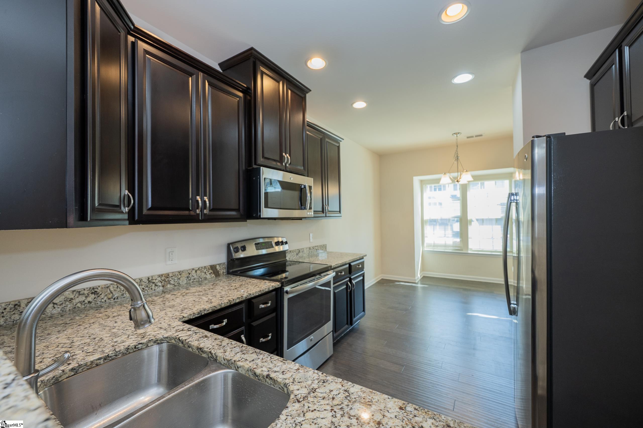 19 Fairchild Way Greenville, SC 29607 - Photo 9 of 33 Gallery Image 9