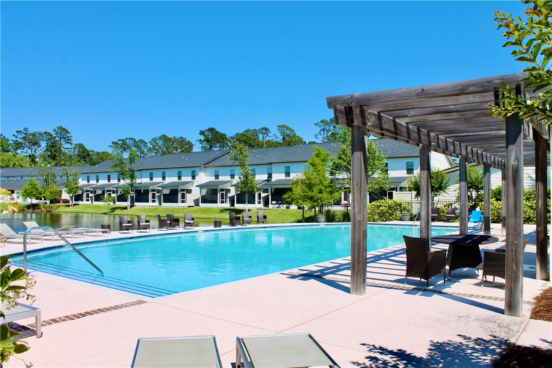 402 Mariners Circle St. Simons Island, GA 31522 - Photo 2 of 20