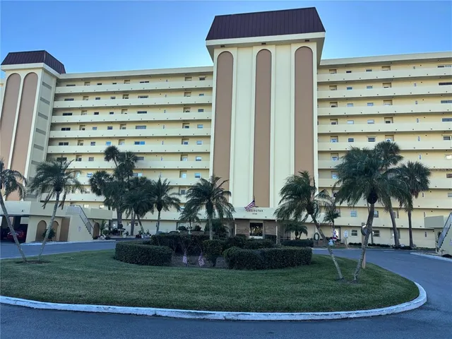 $1,850 | 4750 Cove Circle, Unit 904, St. Petersburg, FL 33708