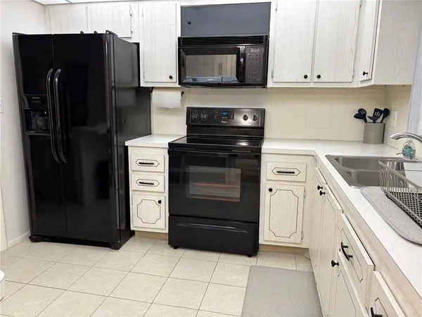 $1,775 | 4750 Cove Circle, Unit 904, St. Petersburg, FL 33708