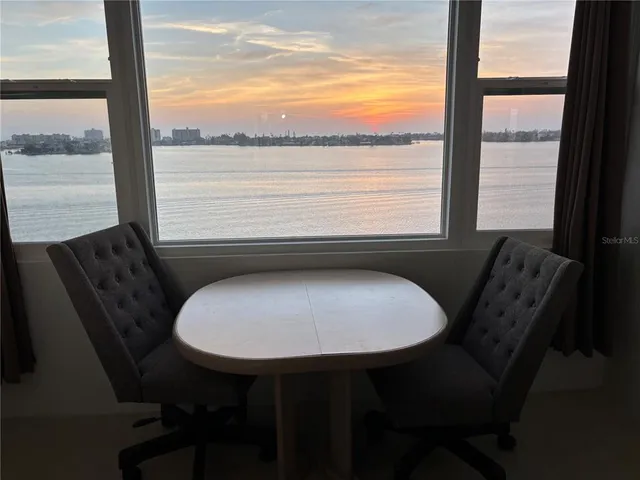 $1,850 | 4750 Cove Circle, Unit 904, St. Petersburg, FL 33708