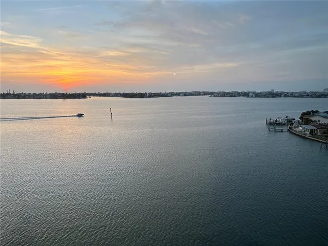 $1,850 | 4750 Cove Circle, Unit 904, St. Petersburg, FL 33708