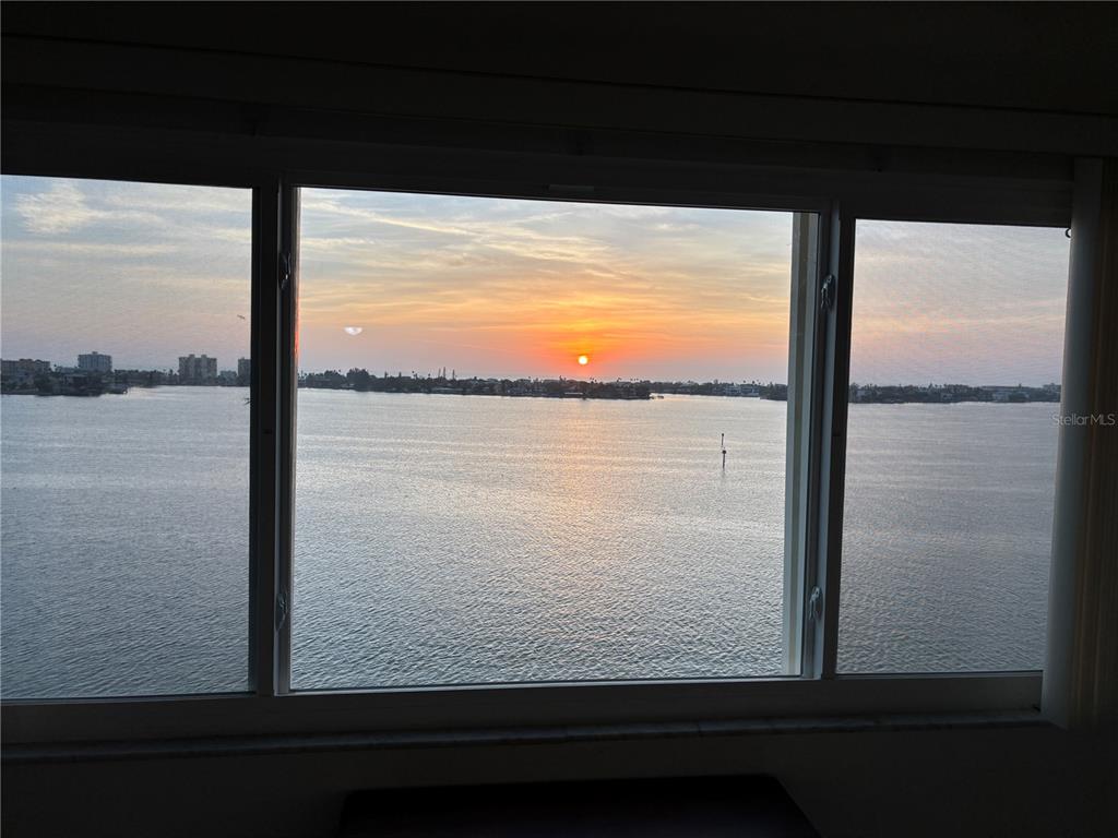 4750 Cove Circle, Unit 904 St. Petersburg, FL 33708 - Photo 5 of 37 a view of ocean from window