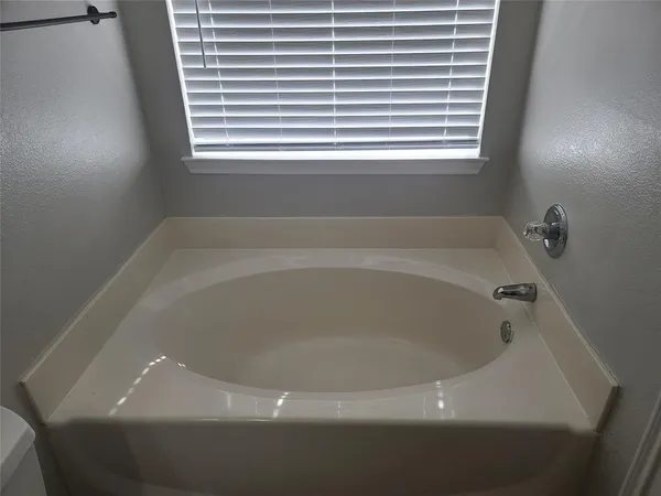 $2,150 | 305 Lake Wichita Drive, Wylie, TX 75098