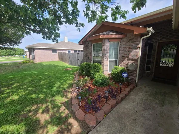 $2,150 | 305 Lake Wichita Drive, Wylie, TX 75098