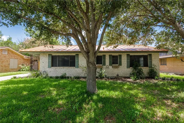 $1,950 | 830 Crestview Drive, Corpus Christi, TX 78412