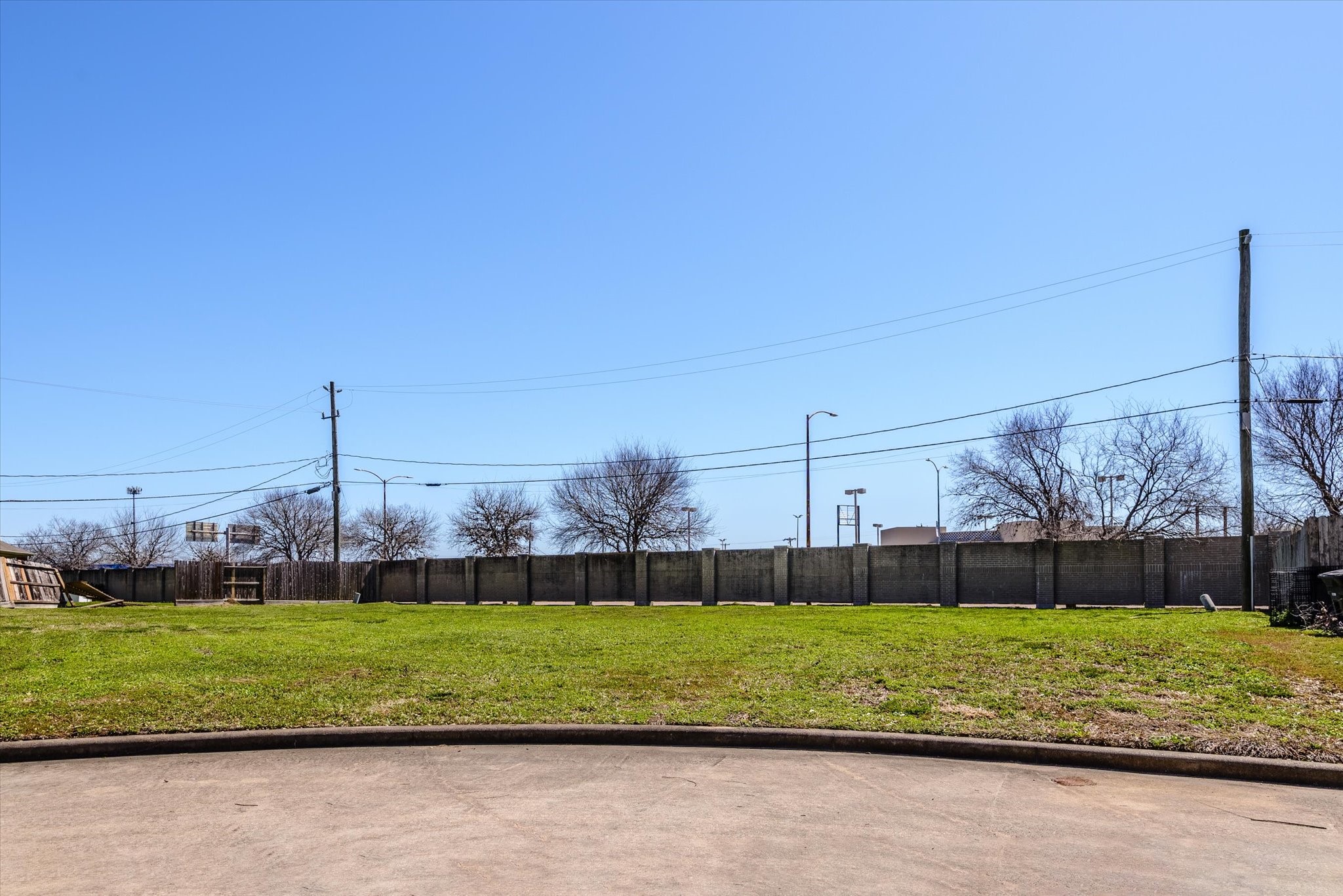 4014 East England Court Houston, TX 77021 - Photo 1 of 3