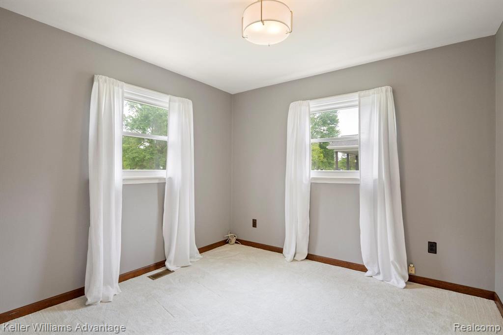 40755 Judd Road Belleville, MI 48111 - Photo 23 of 42
