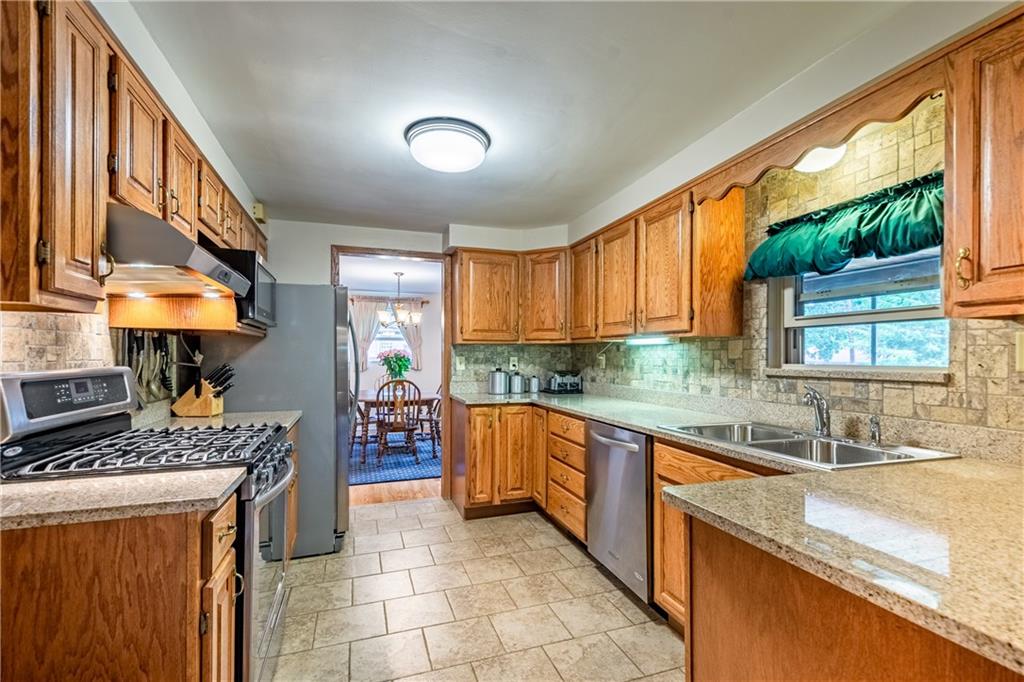 203 Henderson Road Pittsburgh, PA 15237 - Photo 8 of 25