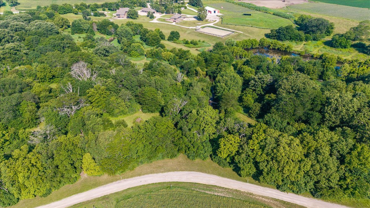 28 Burr Oak Road Bloomington, IL 61705 - Photo 12 of 17 Gallery Image 12