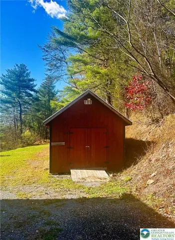 $335,000 | 313 East Fireline Road, Palmerton, PA 18071